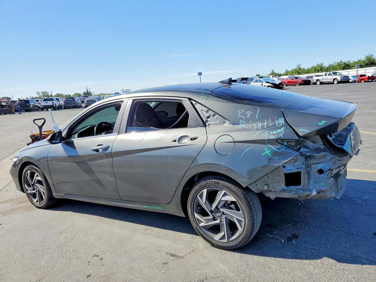 2024 HYUNDAI ELANTRA