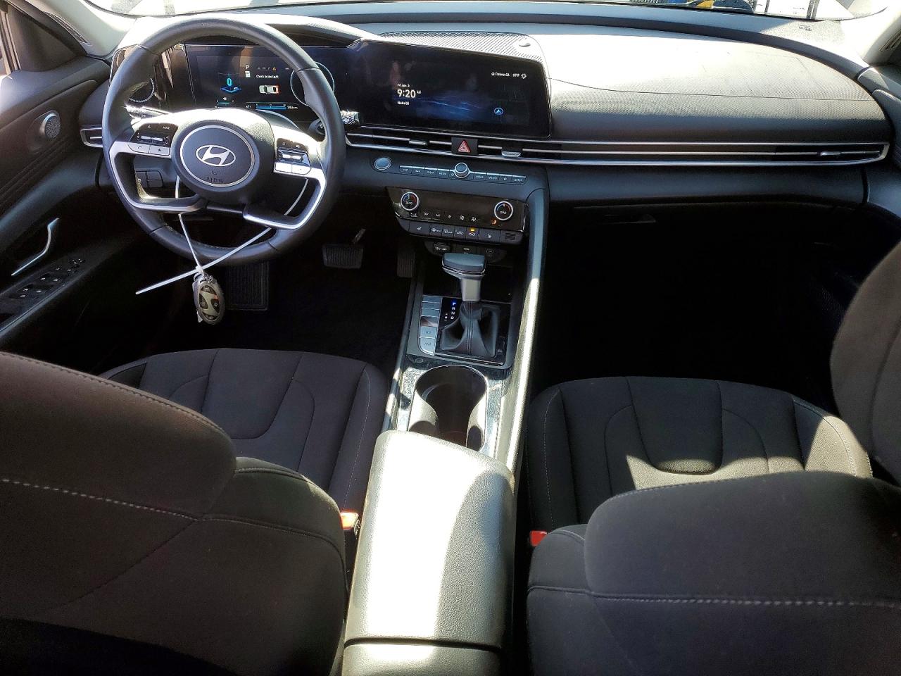 2024 HYUNDAI ELANTRA