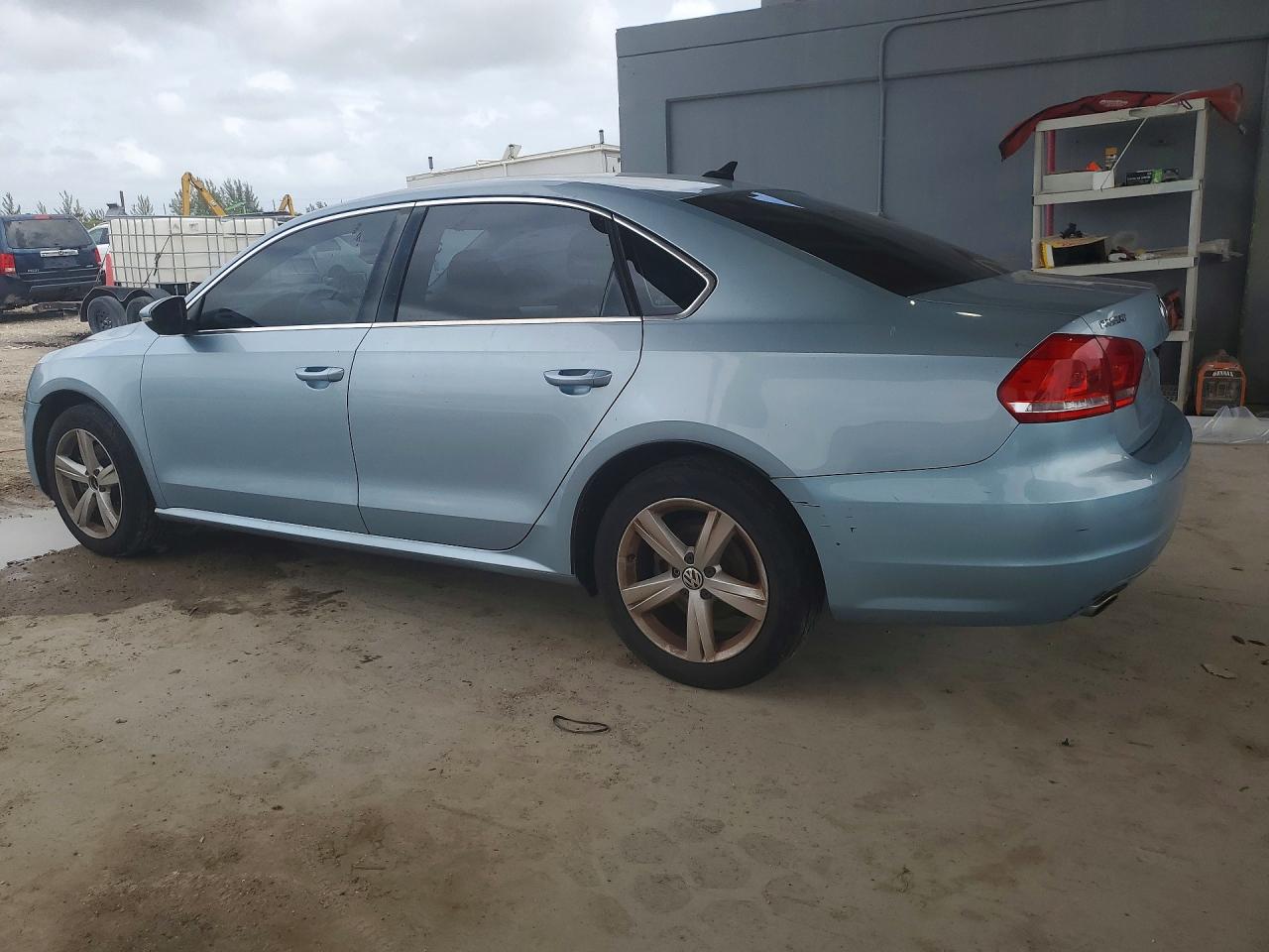 2012 VOLKSWAGEN PASSAT