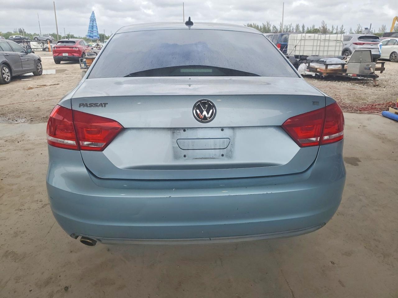 2012 VOLKSWAGEN PASSAT