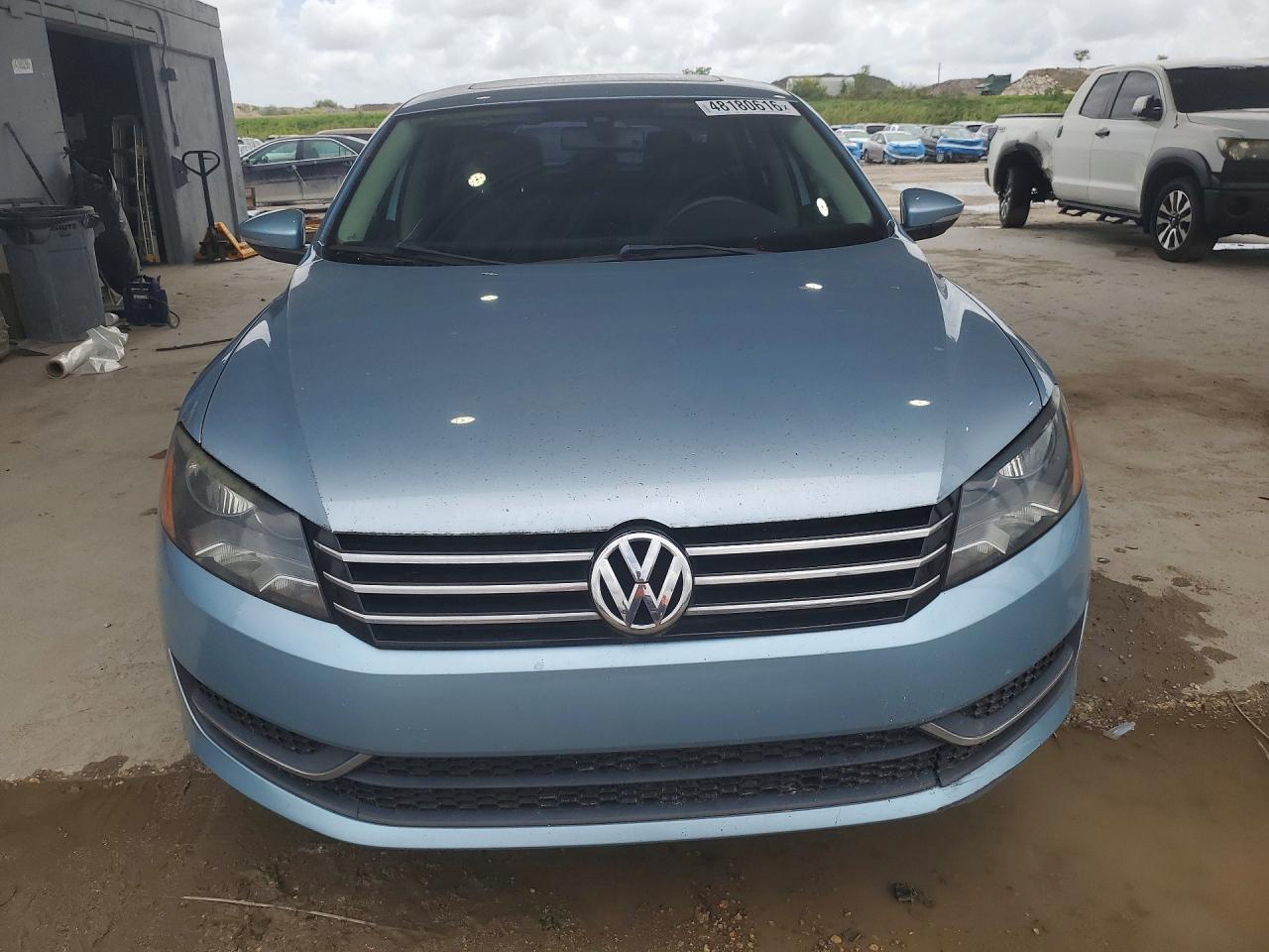 2012 VOLKSWAGEN PASSAT