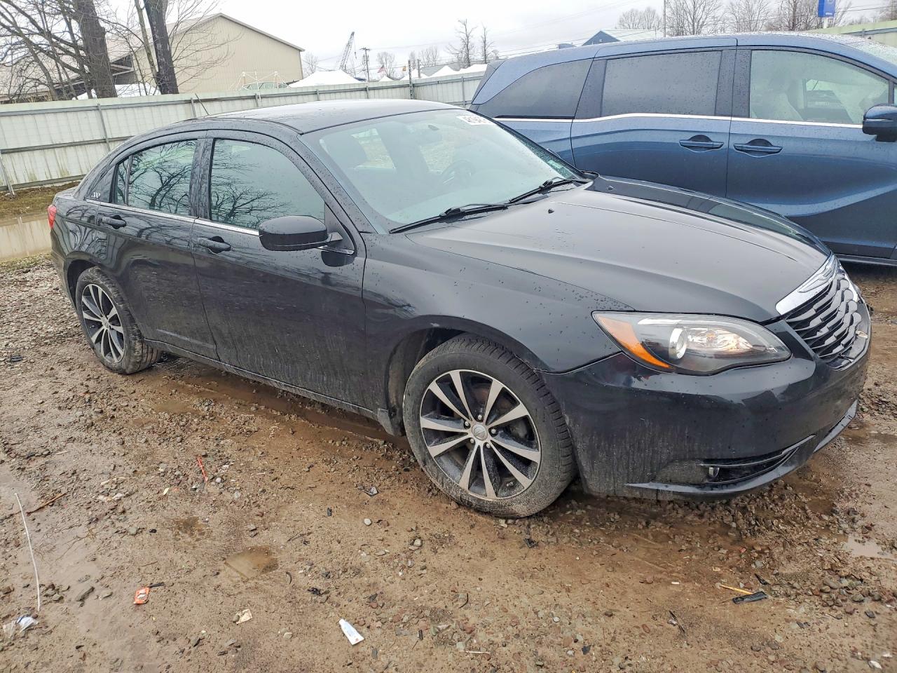 2013 CHRYSLER 200