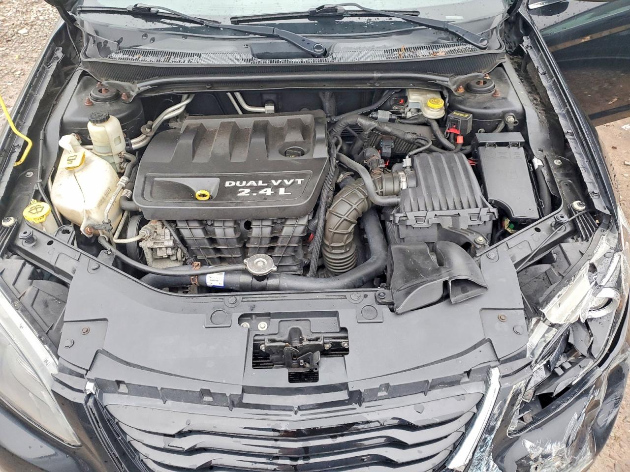 2013 CHRYSLER 200