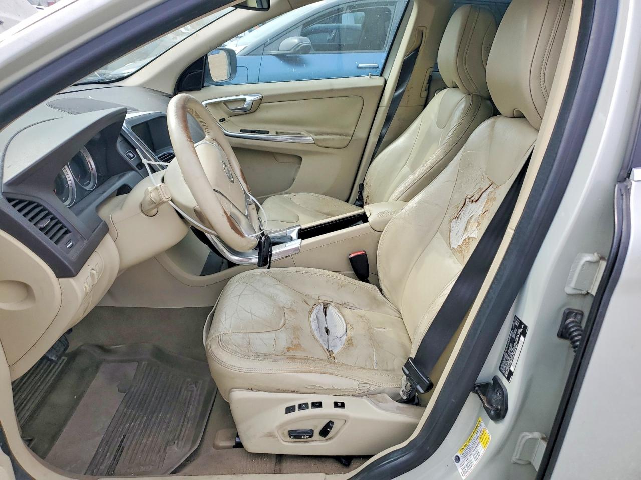 2013 VOLVO XC60
