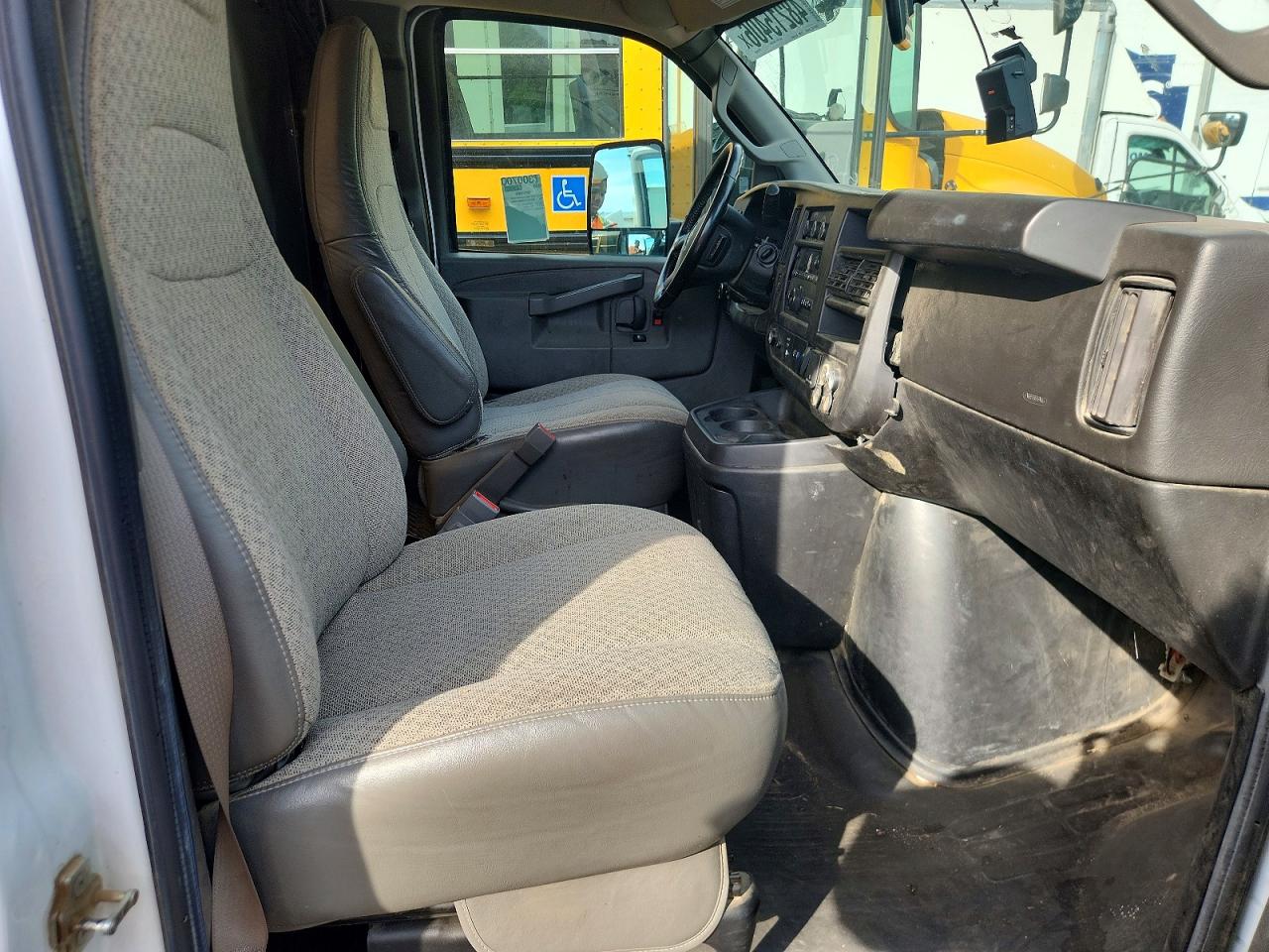 2022 CHEVROLET EXPRESS