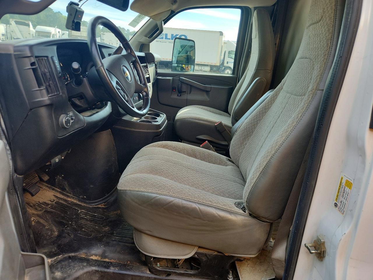 2022 CHEVROLET EXPRESS