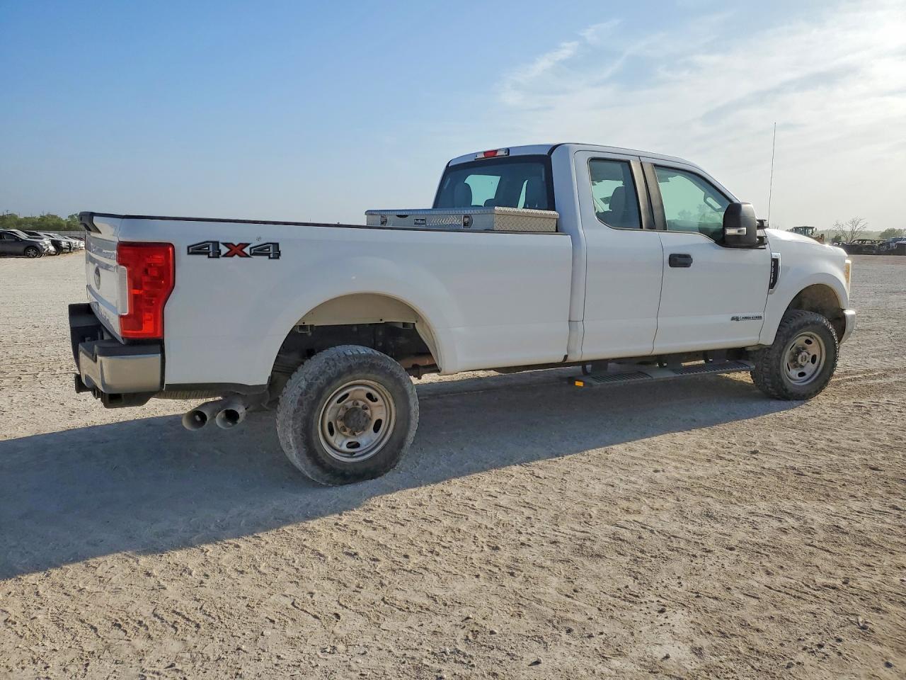 2017 FORD F350