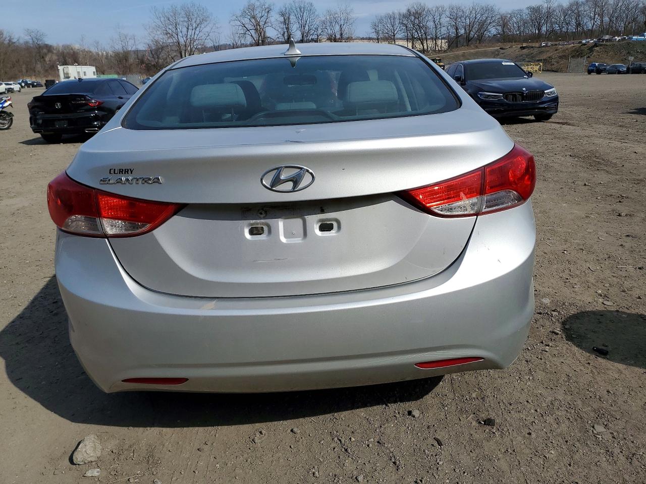 2012 HYUNDAI ELANTRA