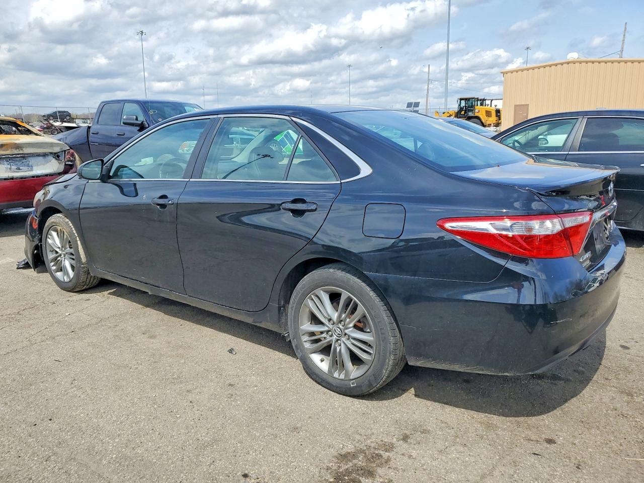 2015 TOYOTA CAMRY