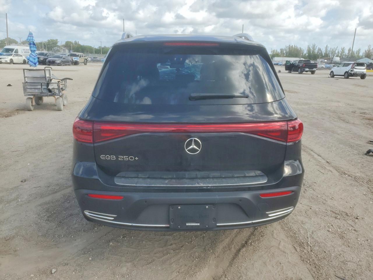 2025 MERCEDES-BENZ EQB