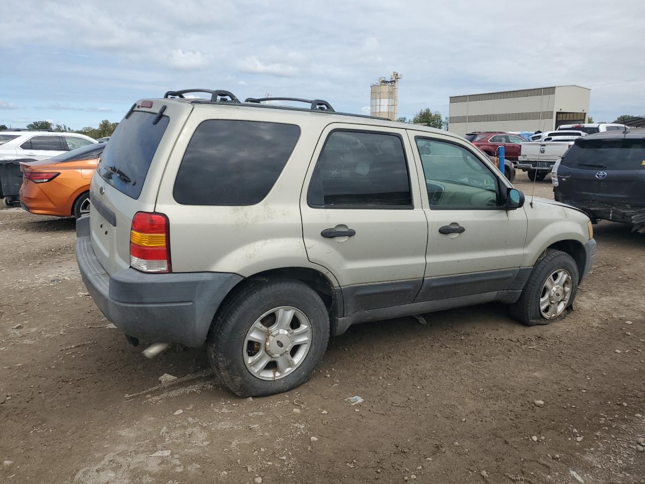 2004 FORD ESCAPE