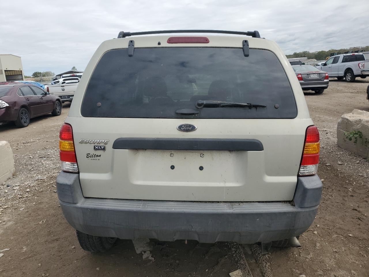 2004 FORD ESCAPE