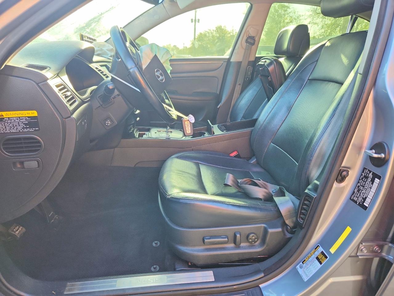 2014 HYUNDAI GENESIS