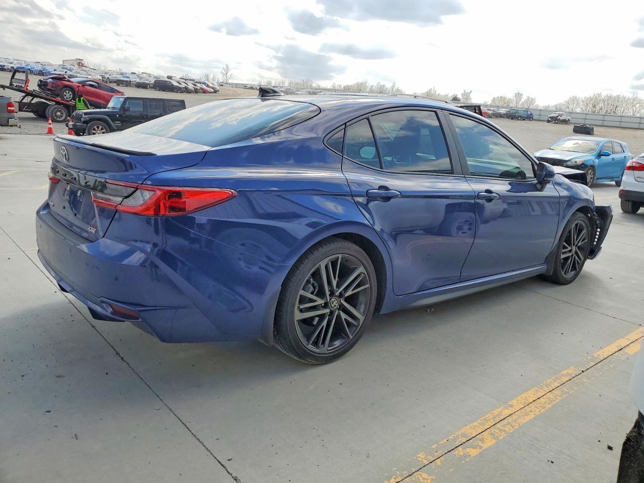 2025 TOYOTA CAMRY