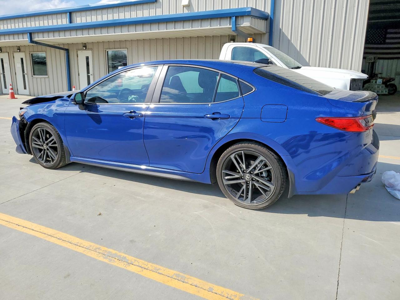 2025 TOYOTA CAMRY