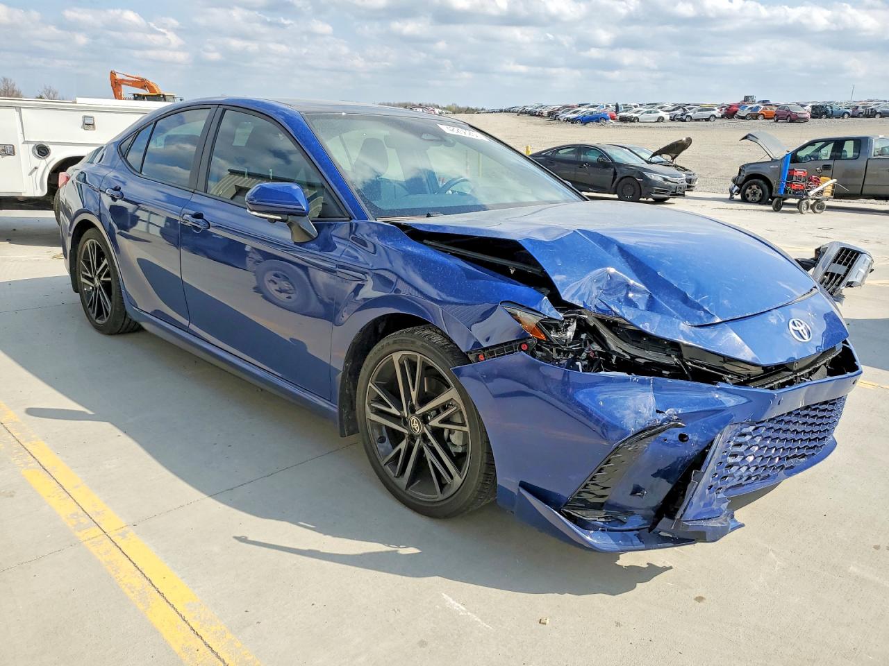 2025 TOYOTA CAMRY