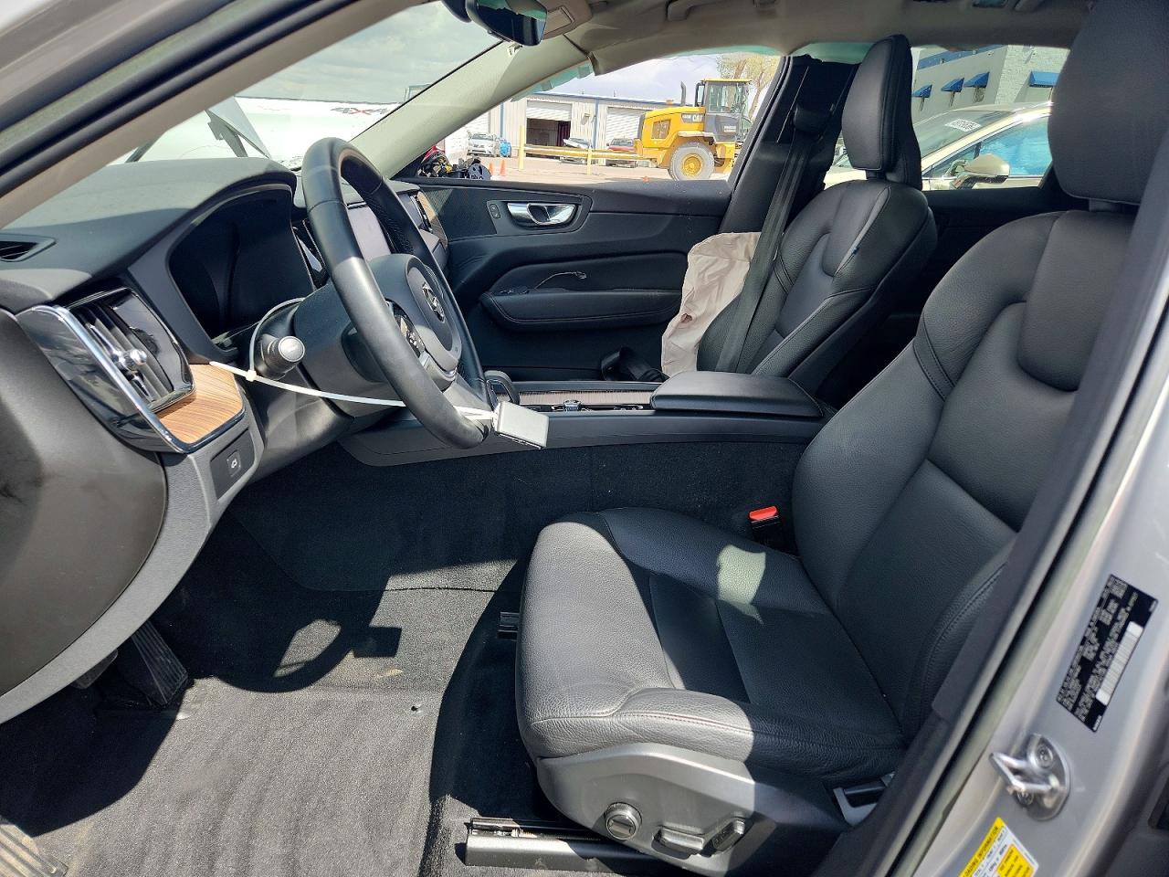 2023 VOLVO XC60