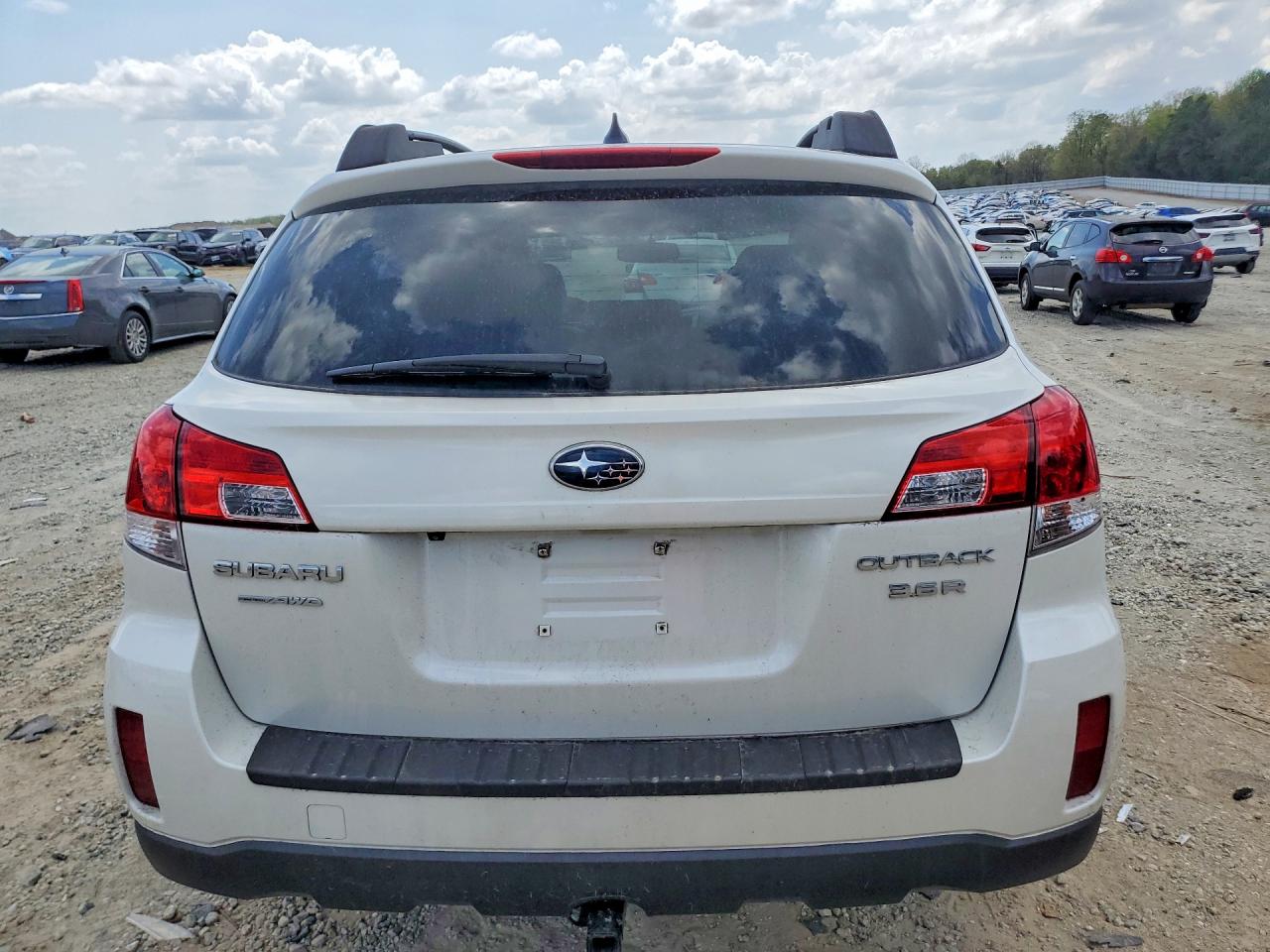 2013 SUBARU OUTBACK