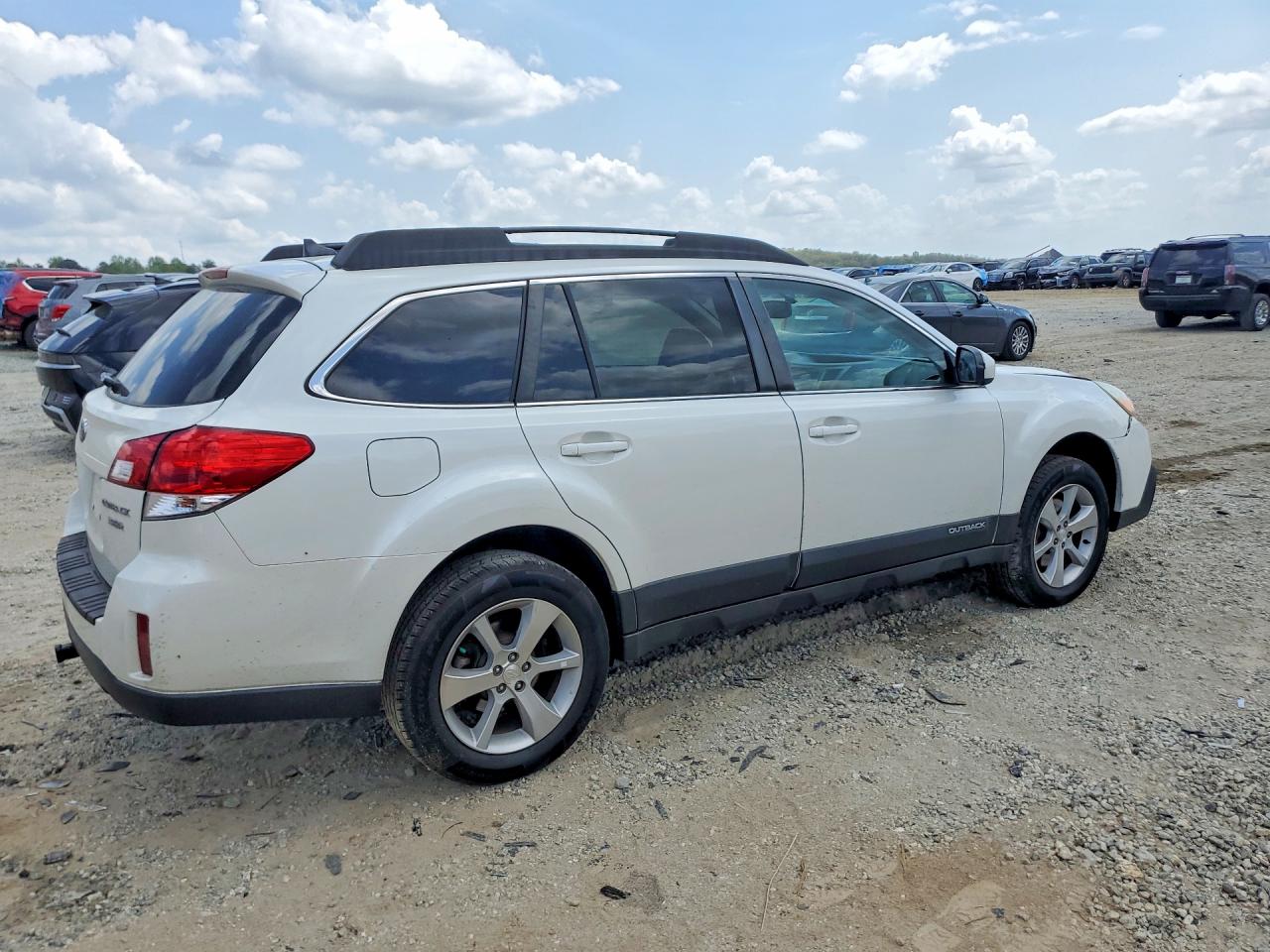 2013 SUBARU OUTBACK