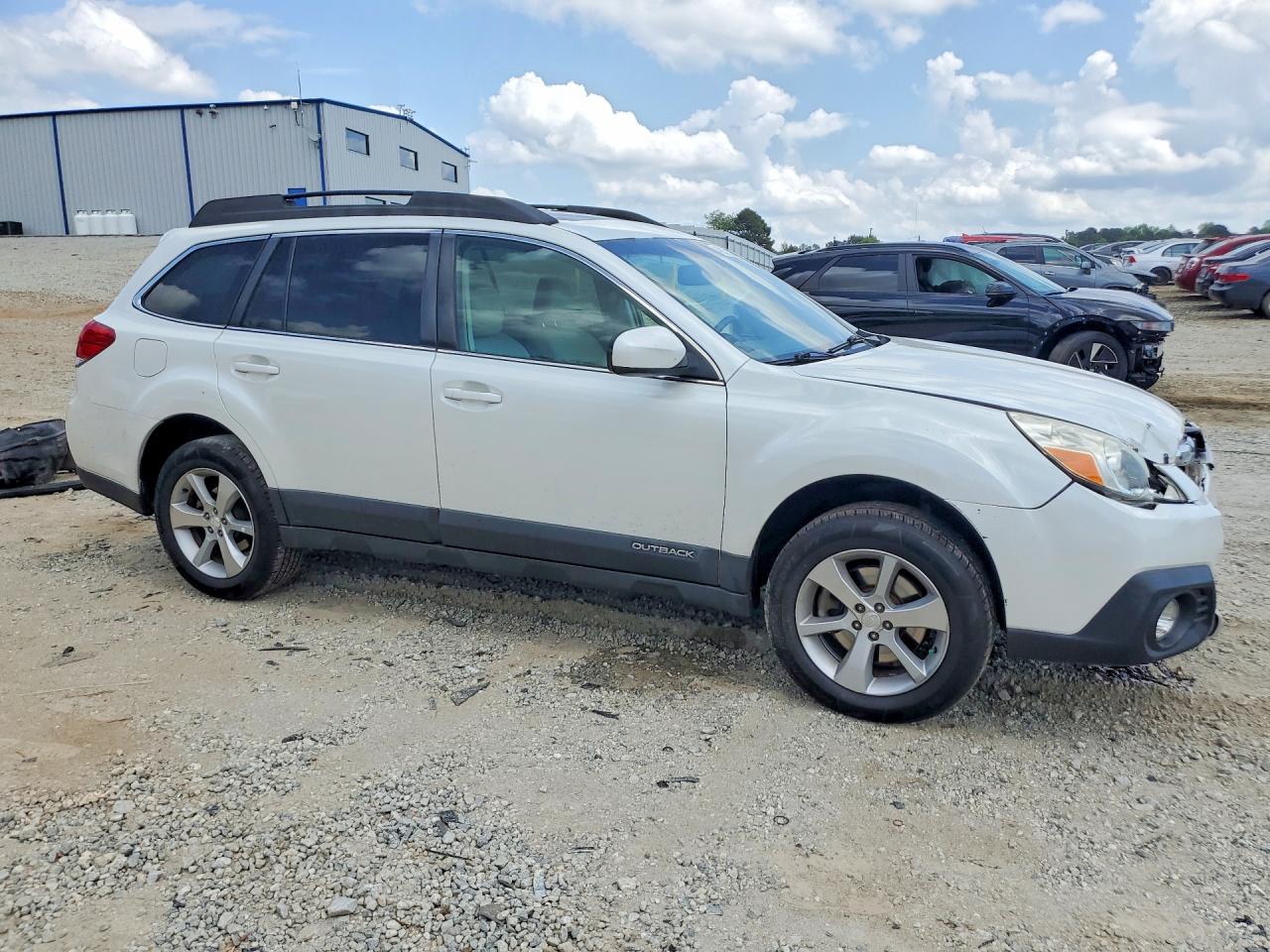2013 SUBARU OUTBACK