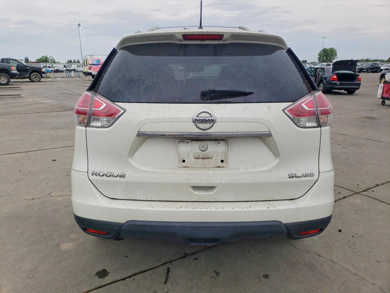 2015 NISSAN ROGUE