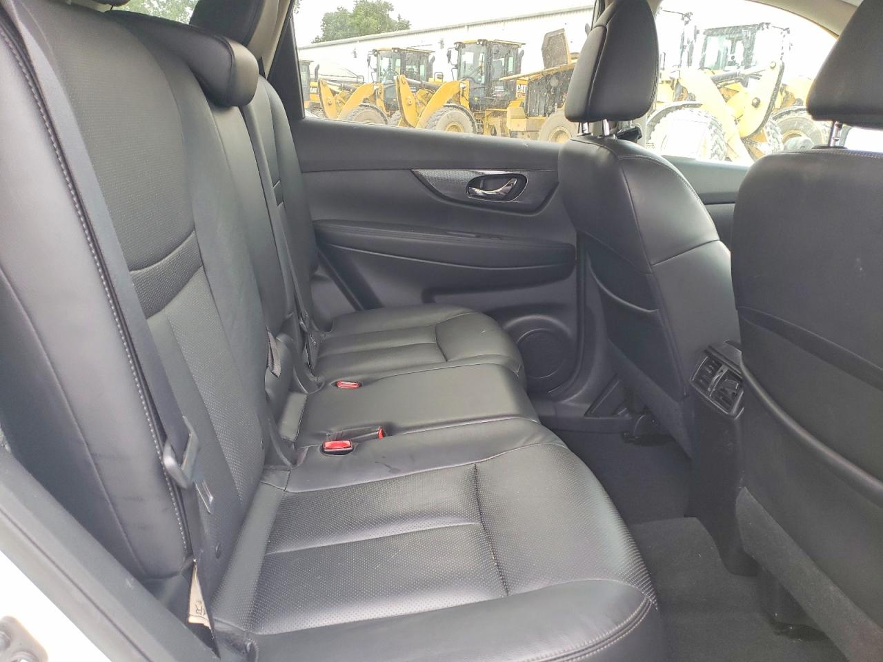 2015 NISSAN ROGUE