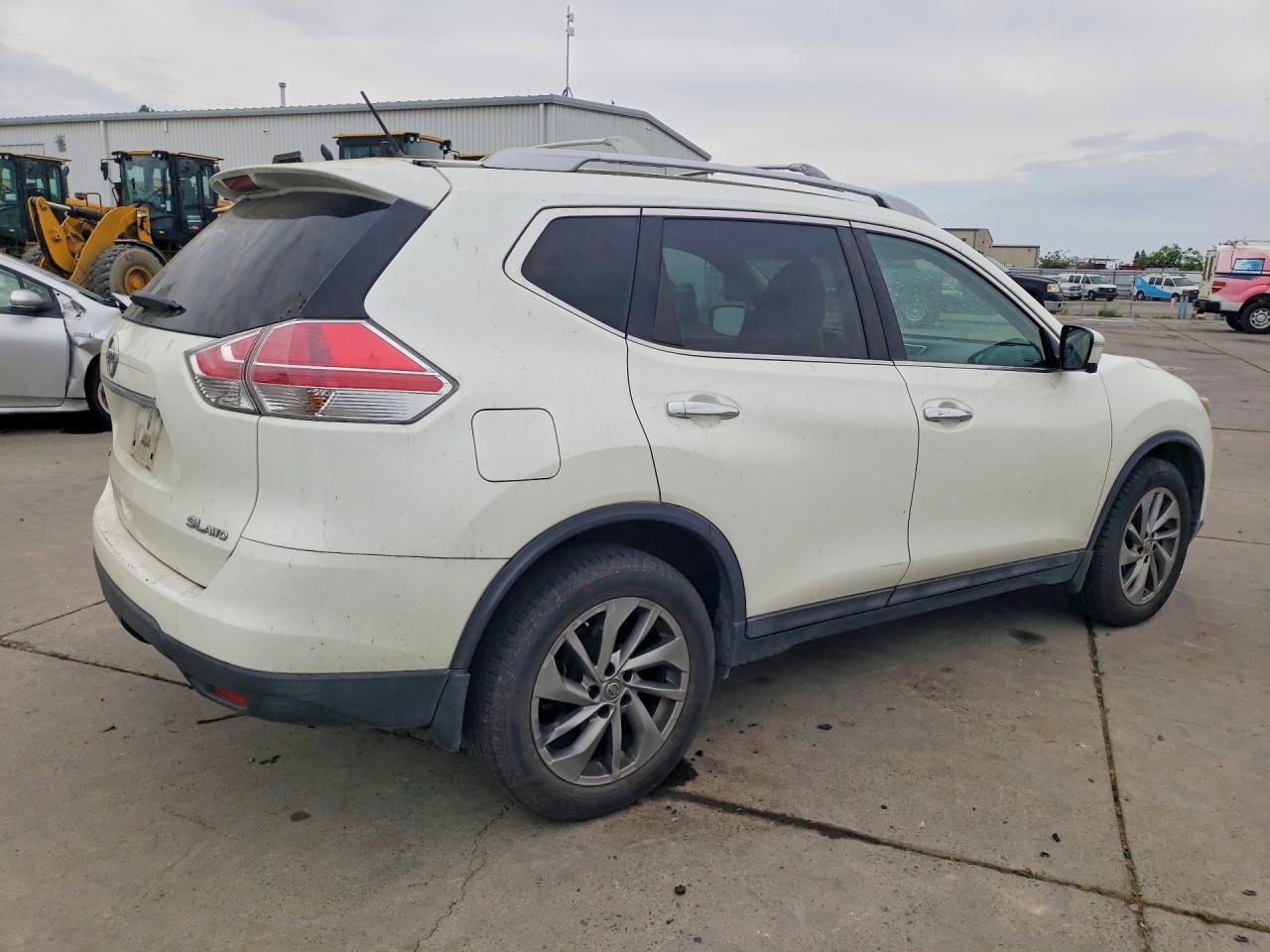 2015 NISSAN ROGUE