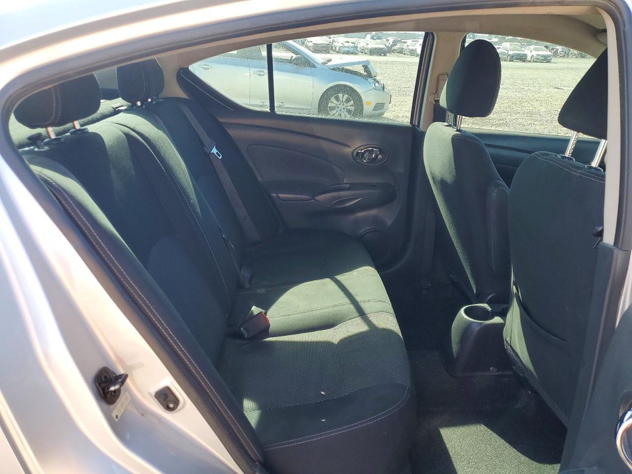 2017 NISSAN VERSA