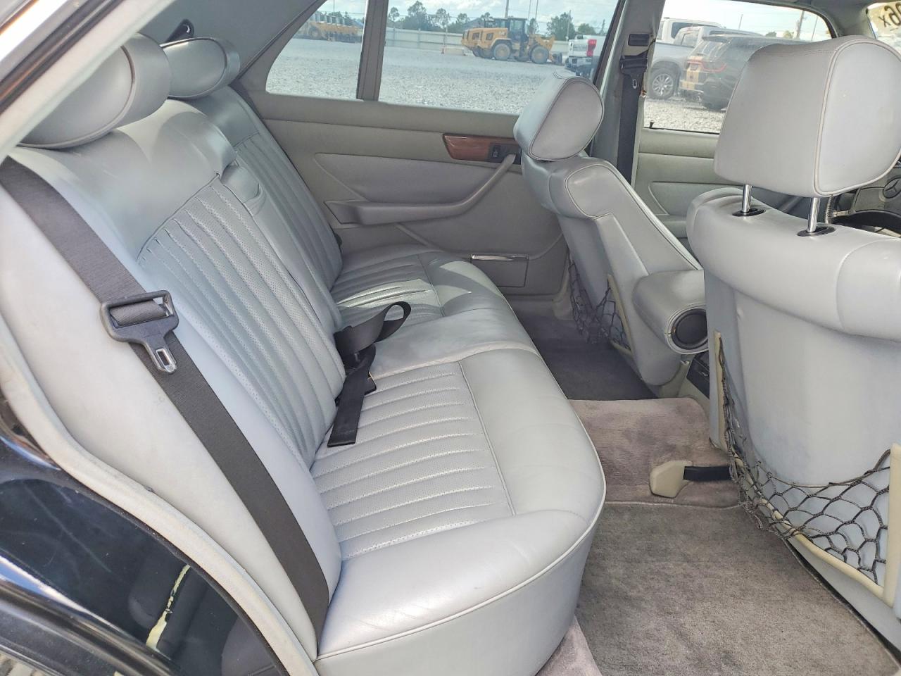 1987 MERCEDES-BENZ S-CLASS