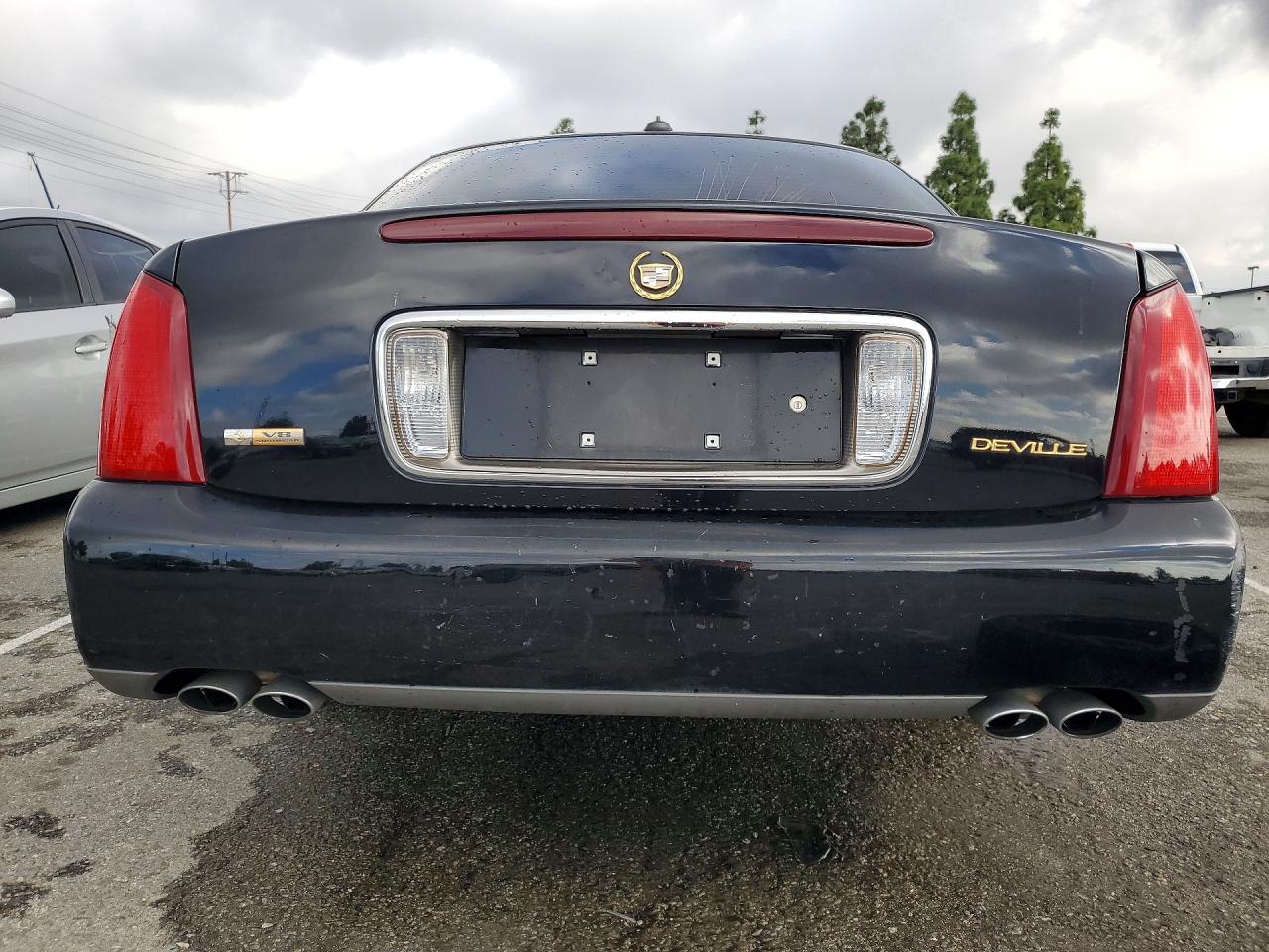 2004 CADILLAC DEVILLE