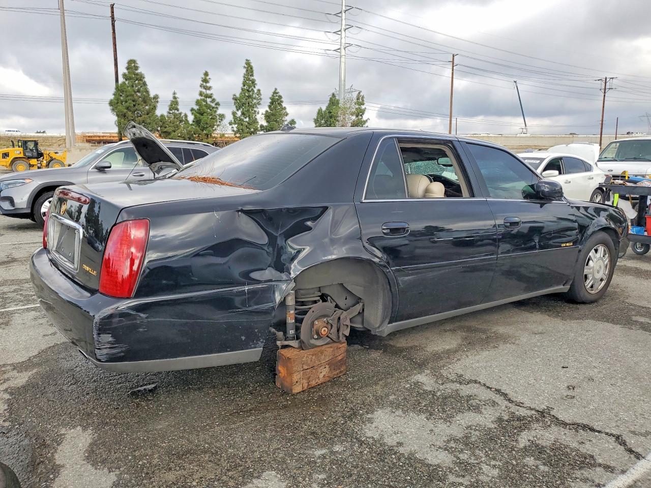 2004 CADILLAC DEVILLE