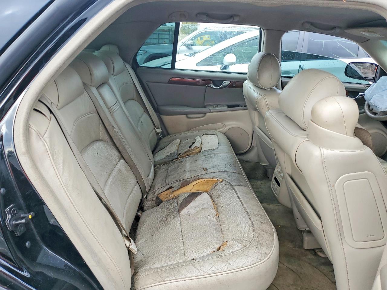 2004 CADILLAC DEVILLE