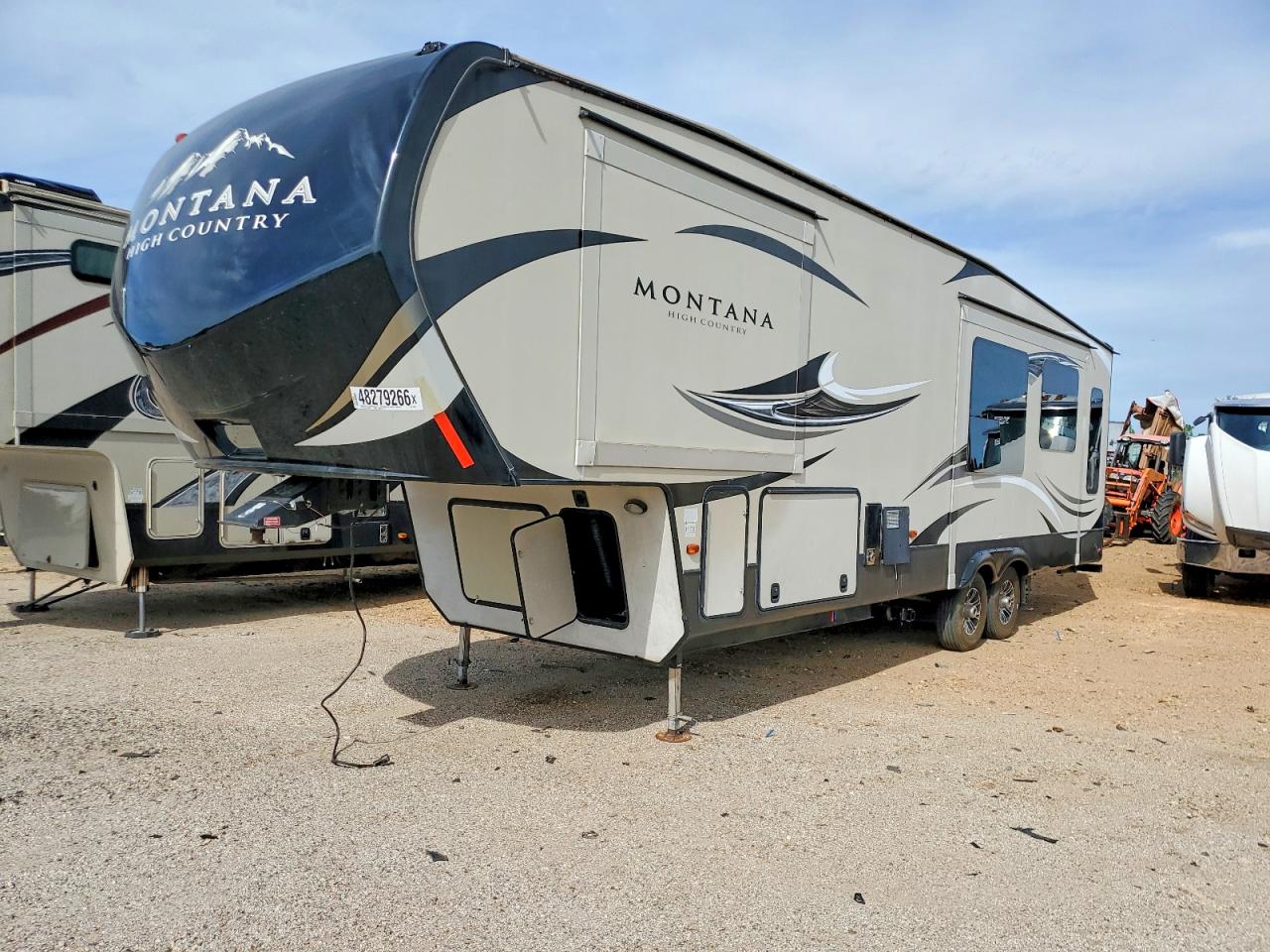 2016 KEYSTONE RV RECREATION