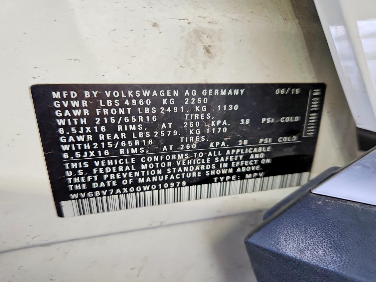 2016 VOLKSWAGEN TIGUAN