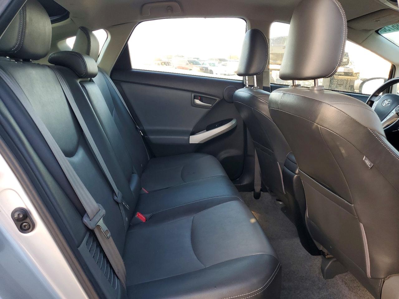 2012 TOYOTA PRIUS PLUG