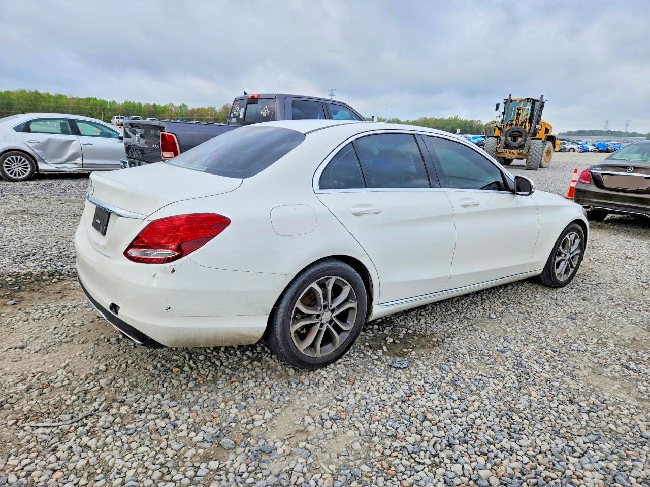 2016 MERCEDES-BENZ C-CLASS