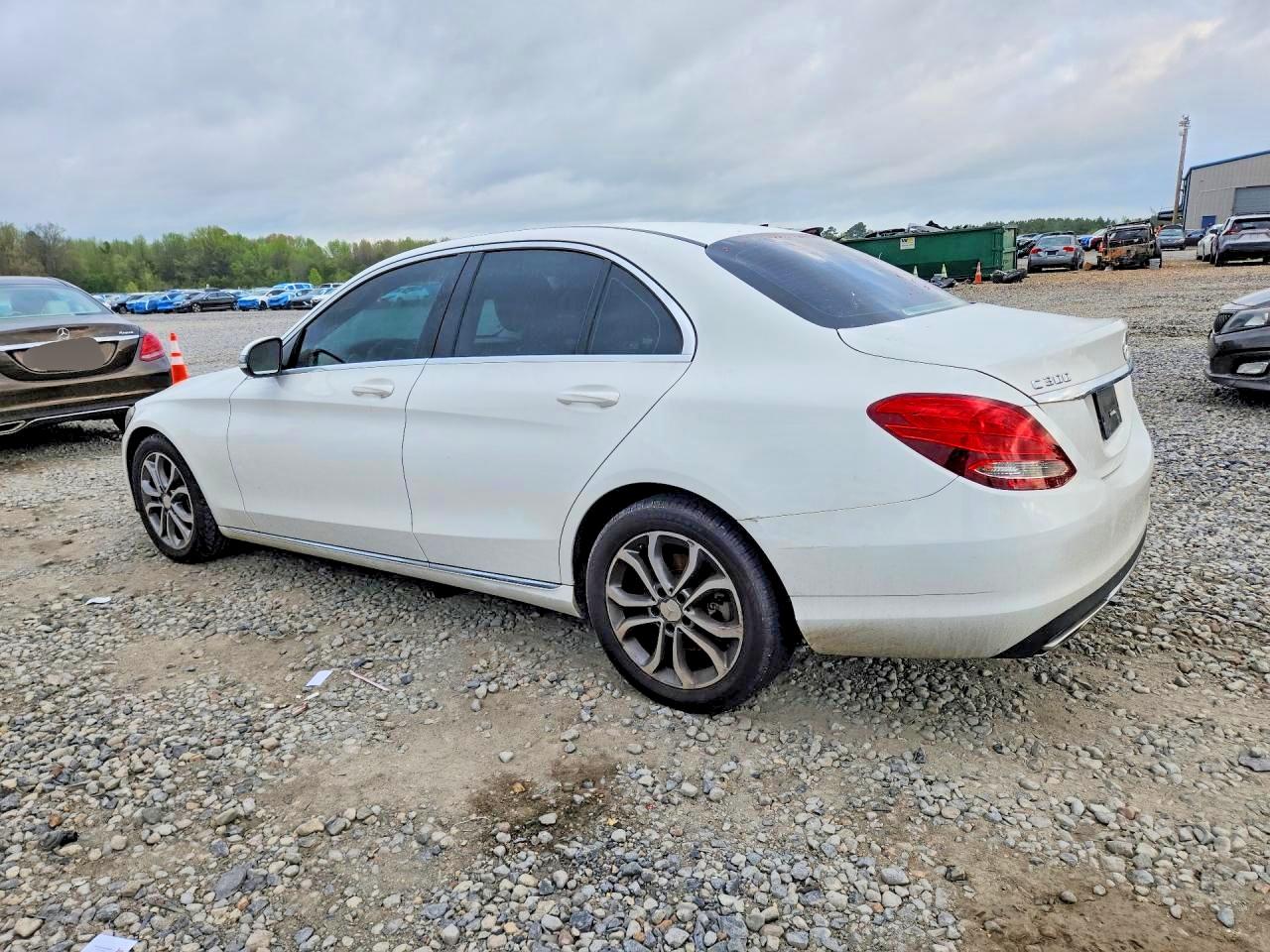 2016 MERCEDES-BENZ C-CLASS