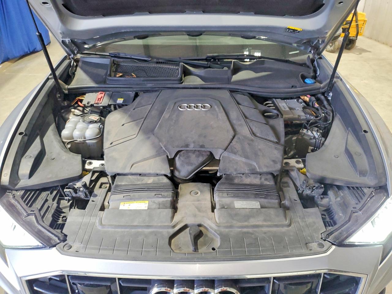 2021 AUDI Q8