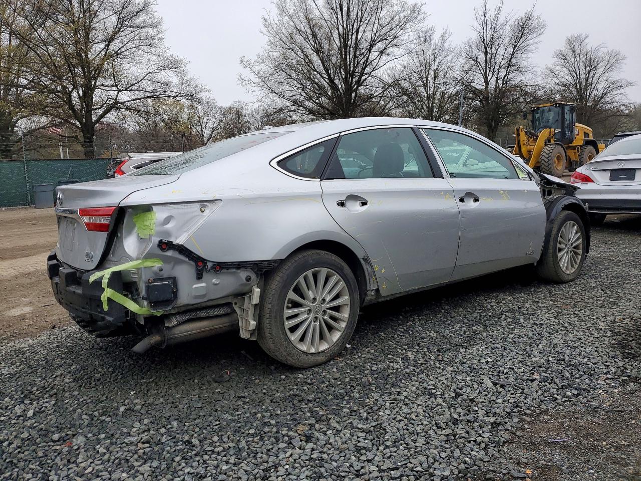 2013 TOYOTA AVALON