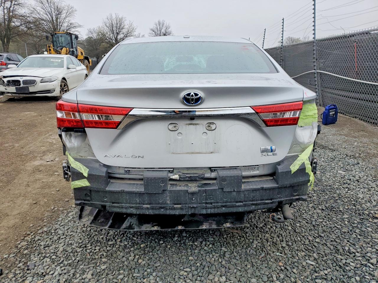 2013 TOYOTA AVALON