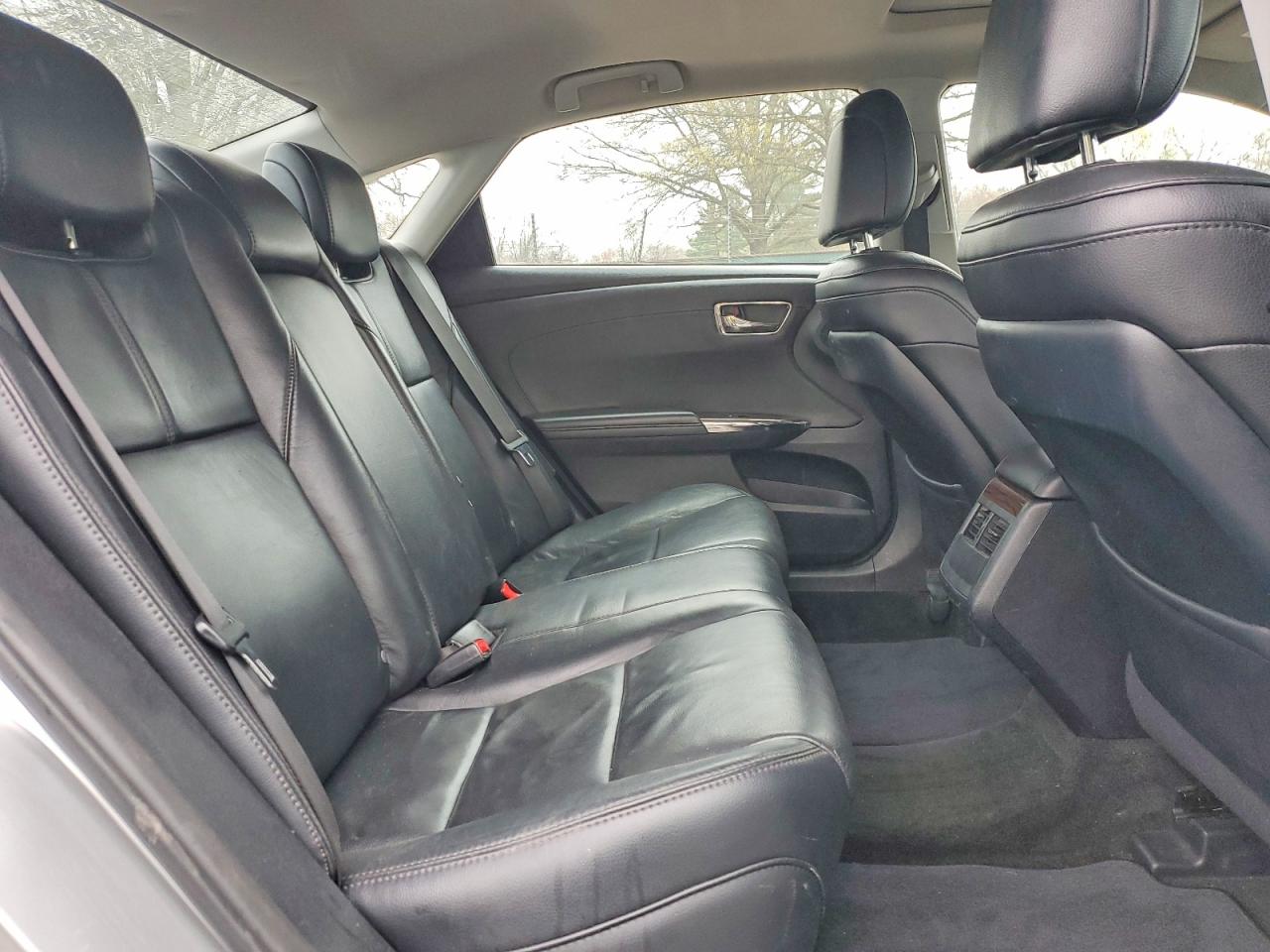 2013 TOYOTA AVALON