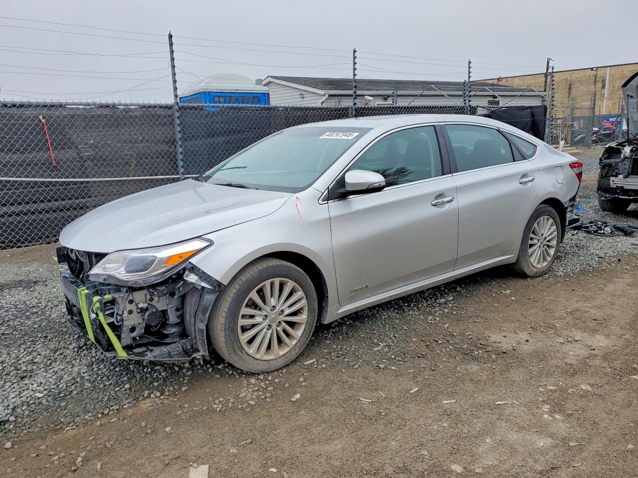 2013 TOYOTA AVALON