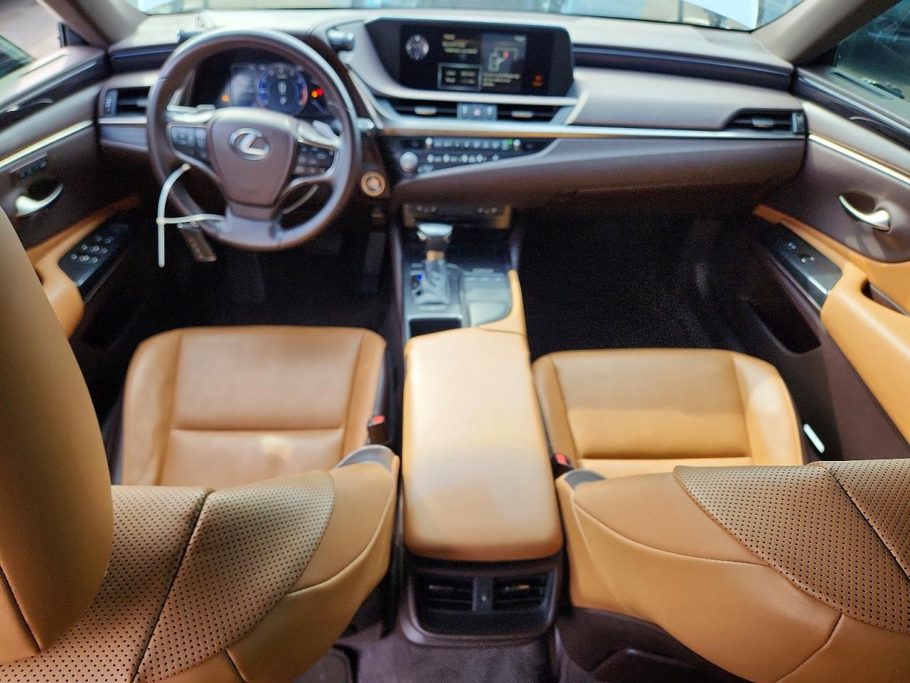 2021 LEXUS ES350