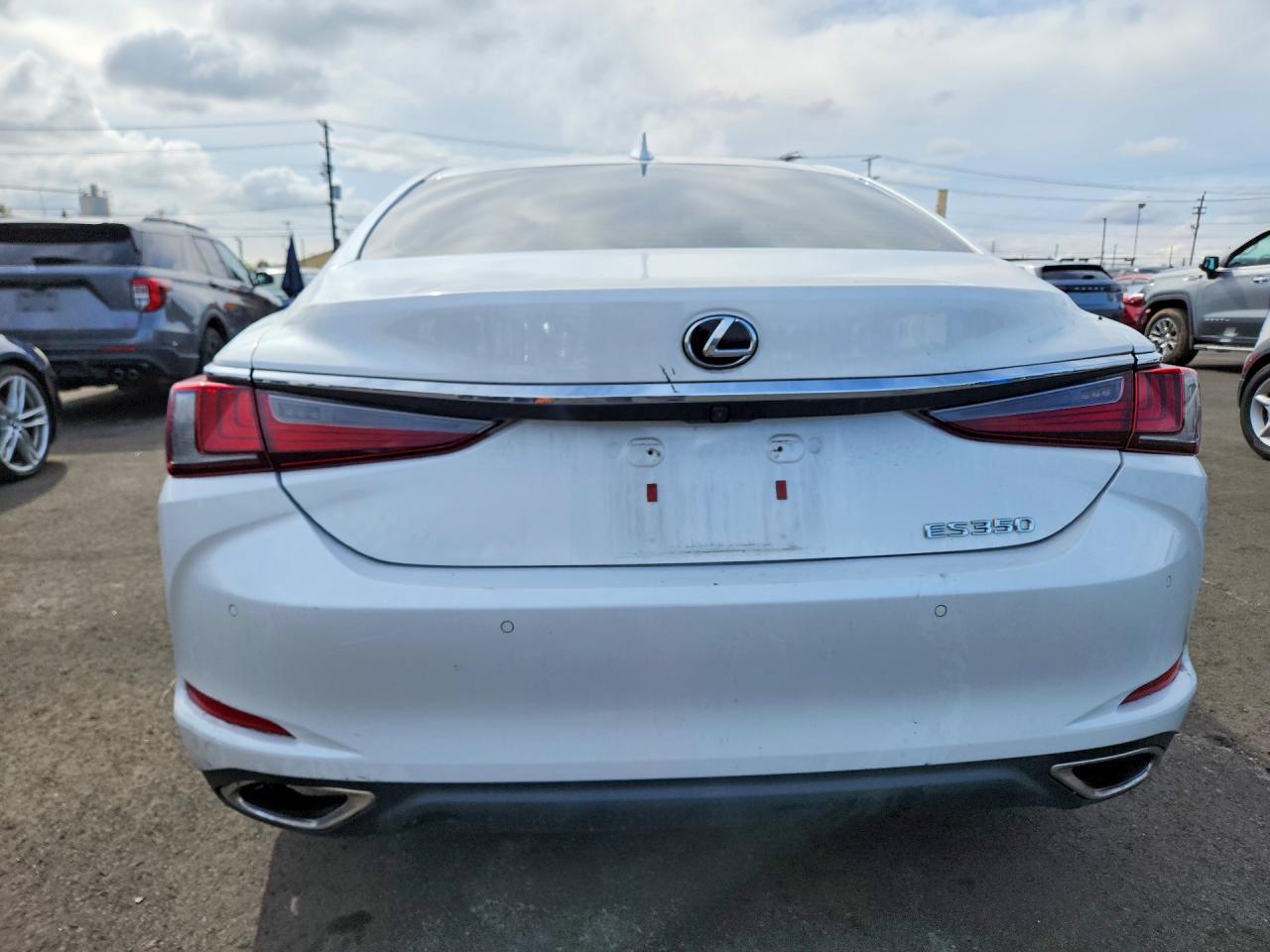 2021 LEXUS ES350