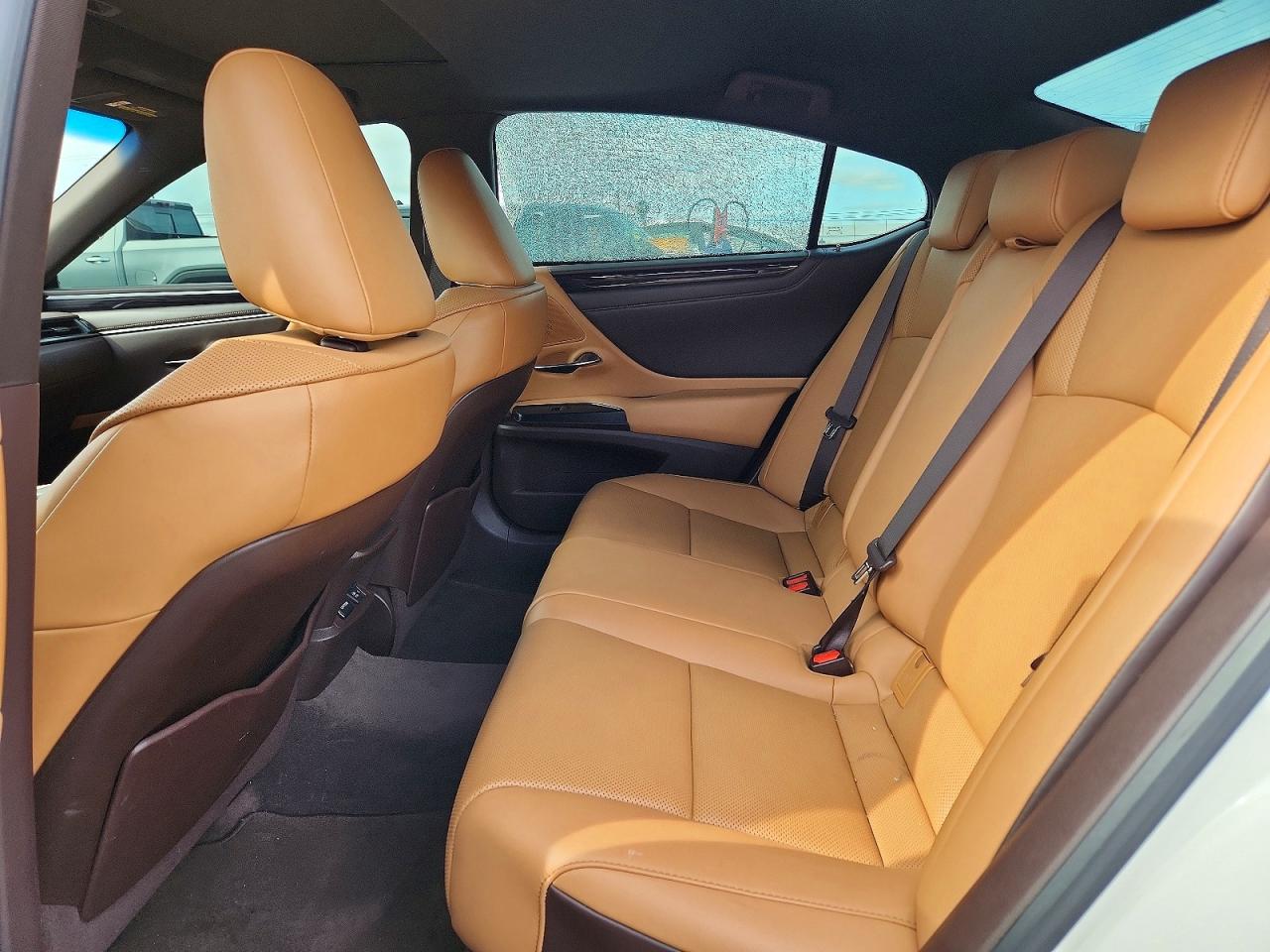 2021 LEXUS ES350