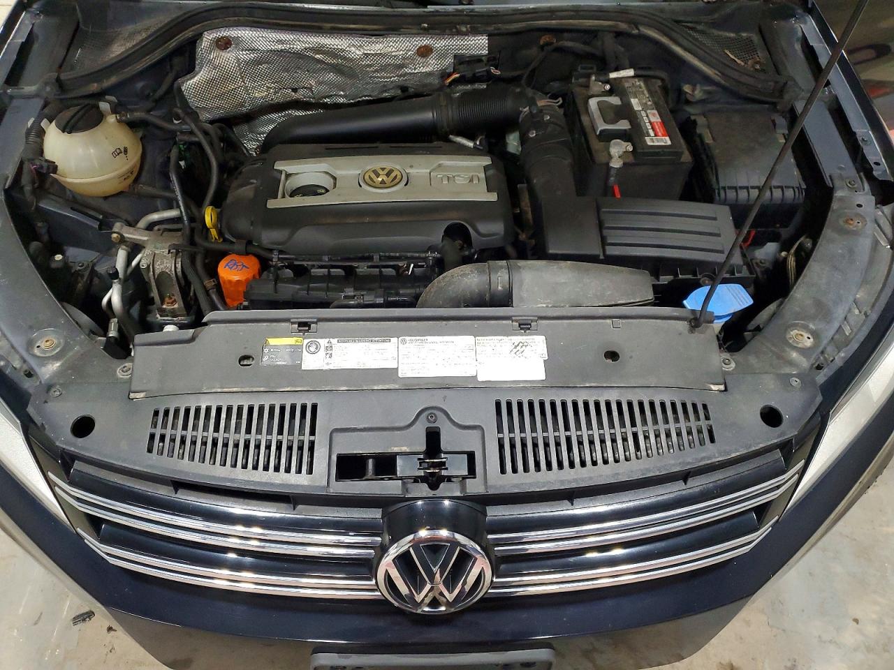 2016 VOLKSWAGEN TIGUAN