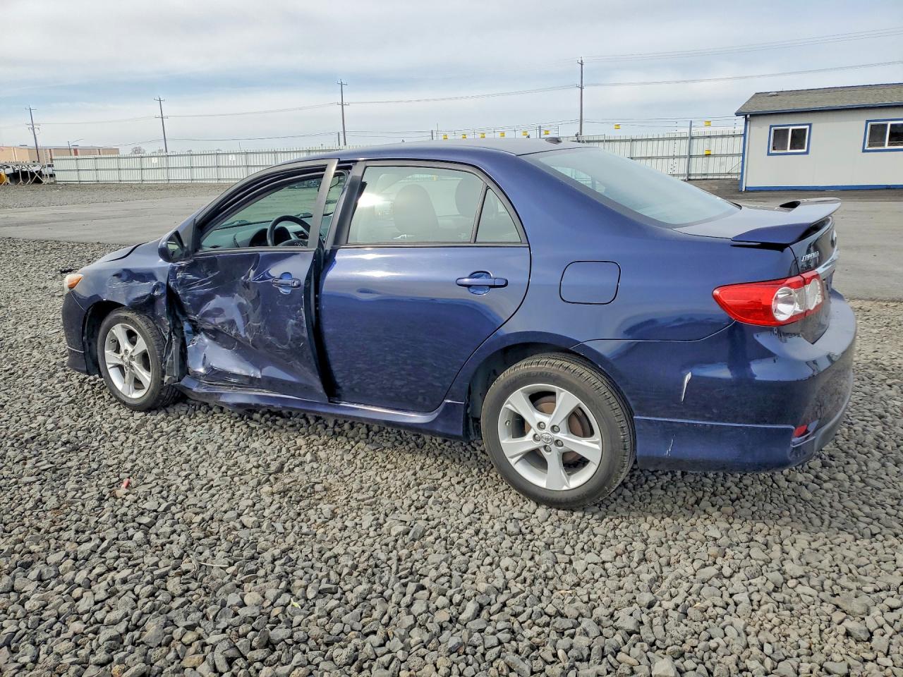 2011 TOYOTA COROLLA