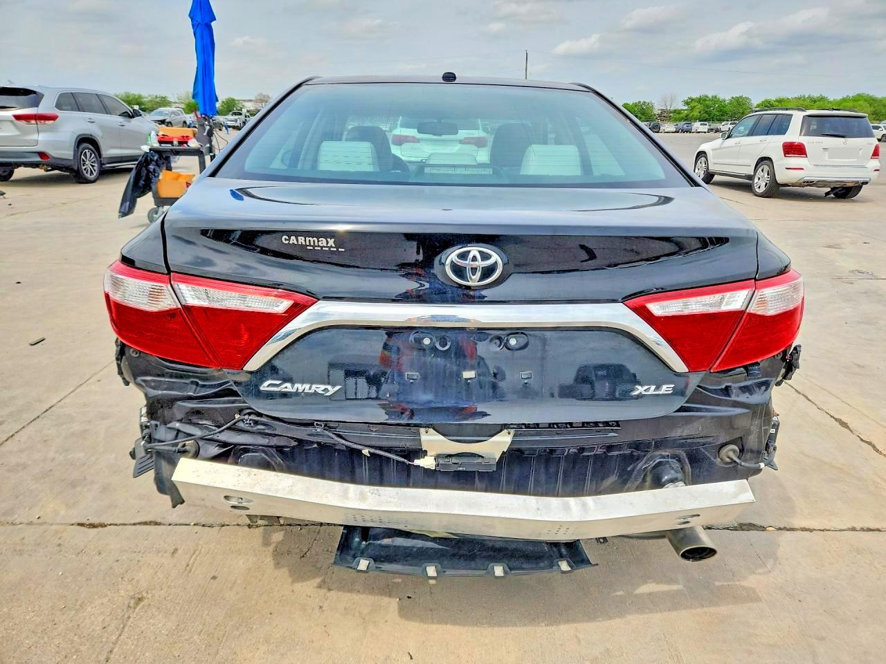 2016 TOYOTA CAMRY