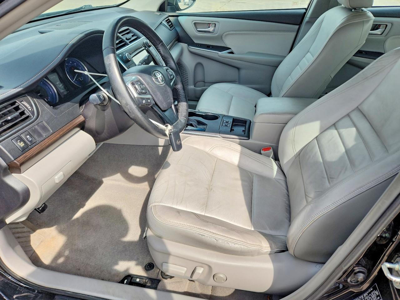 2016 TOYOTA CAMRY