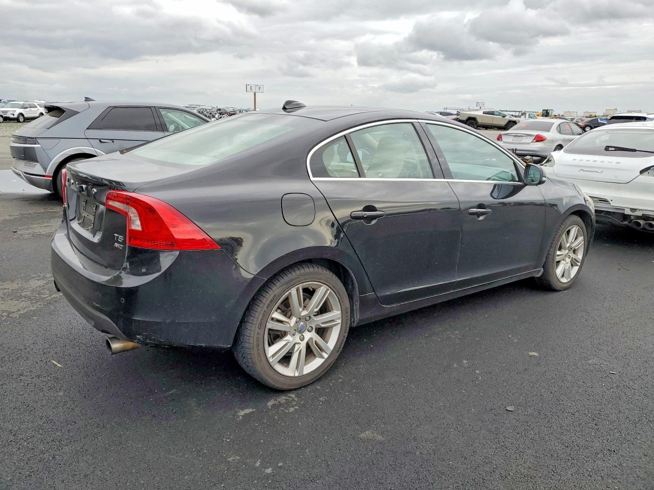 2013 VOLVO S60